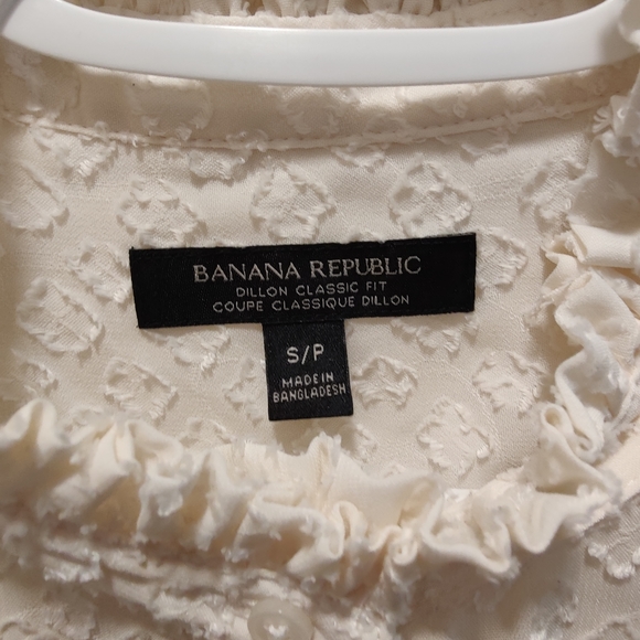 Banana Republic Dillon Classic Fit, Small, Semi Sheer, Textured - Picture 4 of 5